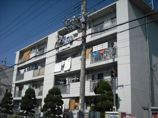 垂水農住団地３号棟の物件外観写真